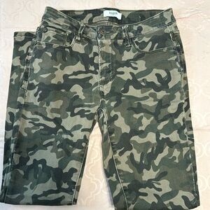 Kensie camouflage stretch jeans size 2